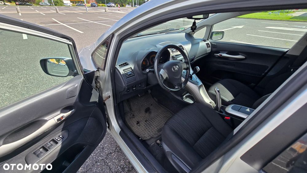 Toyota Auris 1.6 VVT-i Luna MM - 10