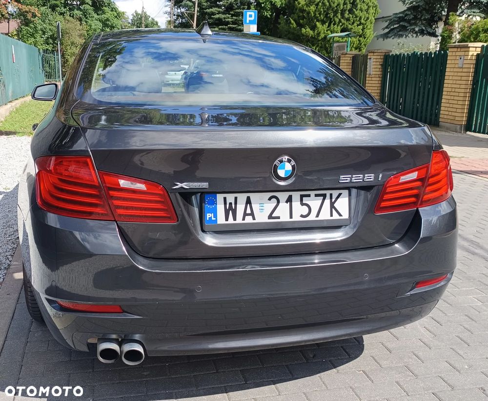 BMW Seria 5 528i xDrive - 7