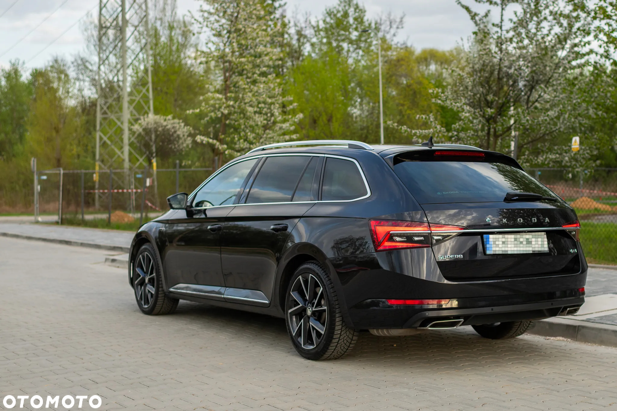 Skoda Superb 2.0 TSI 4x4 L&K DSG - 2