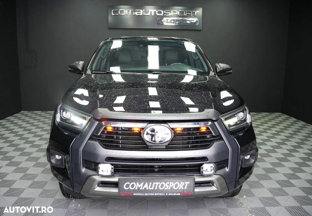 Toyota Hilux 2.8D 204CP 4x4 Double Cab AT Invincible - 2