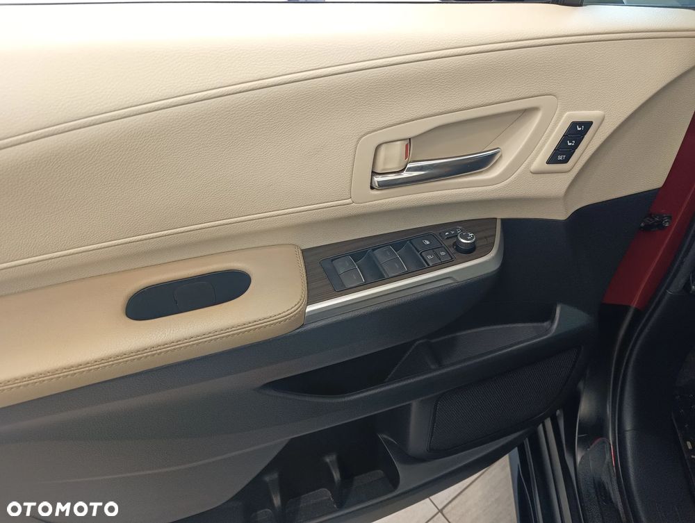 Toyota Sienna - 7
