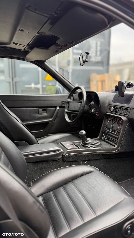 Porsche 924 S - 15