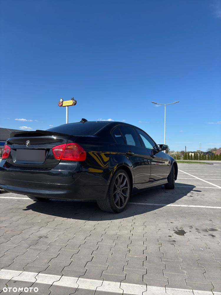 BMW Seria 3 320d DPF Touring - 2