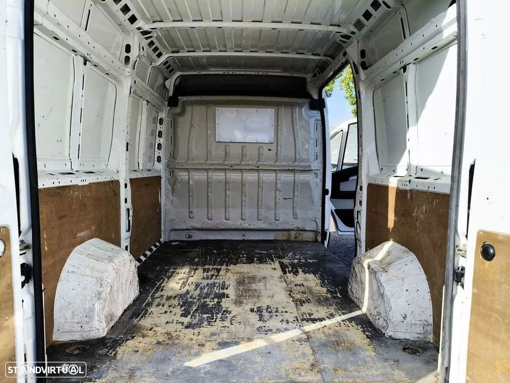 Peugeot Boxer L2H2 335 2.0 Bluehdi - 17