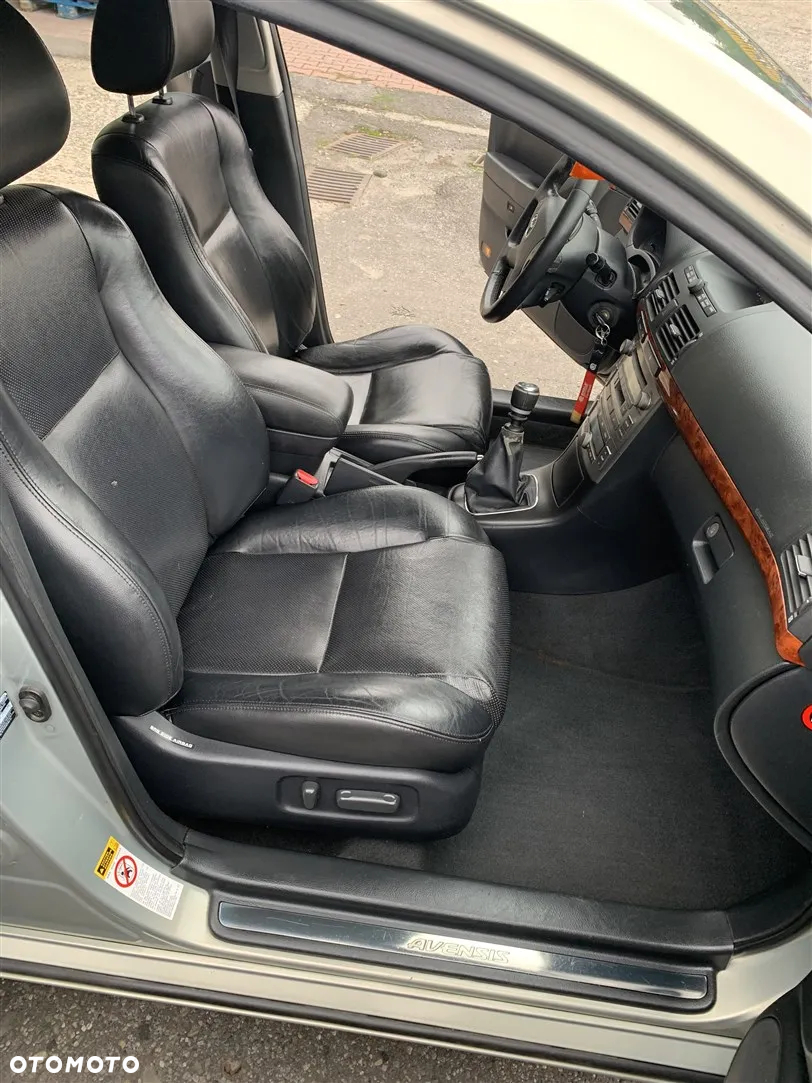 Toyota Avensis 2.2 D-4D X Premium - 14