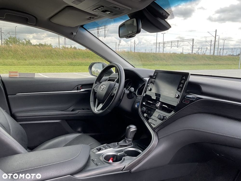 Toyota Camry 2.5 Hybrid Executive CVT - 21