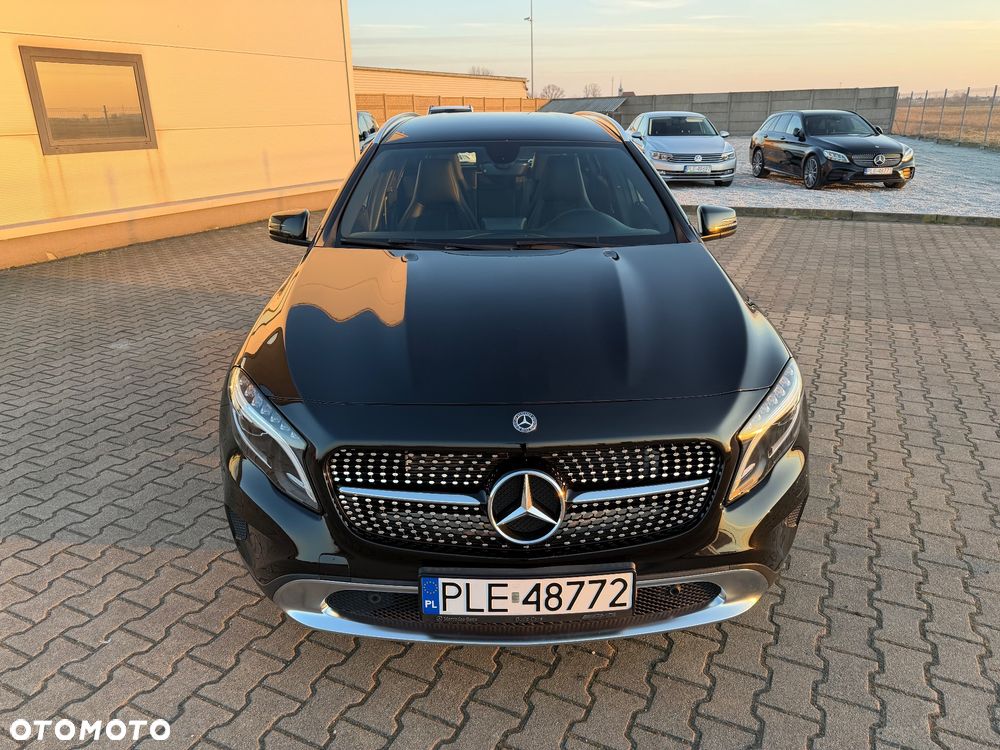 Mercedes-Benz GLA 200 7G-DCT - 2