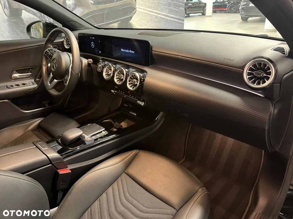 Mercedes-Benz Klasa A 200 Edycja specjalna 7G-DCT - 34