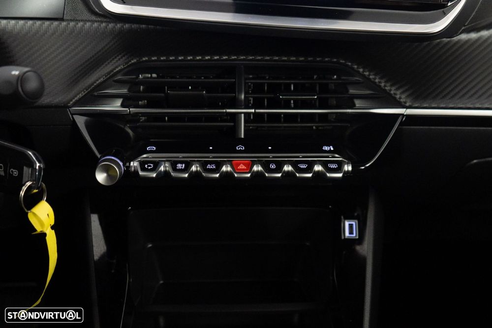 Peugeot 2008 1.2 Hybrid Style e-DCS6 - 24