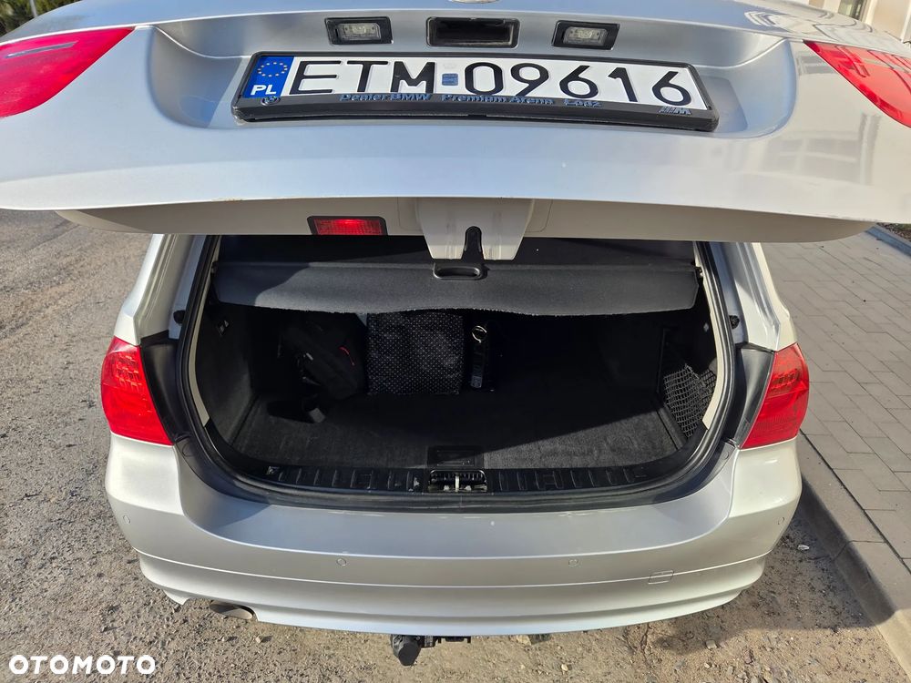 BMW Seria 3 318d DPF - 8