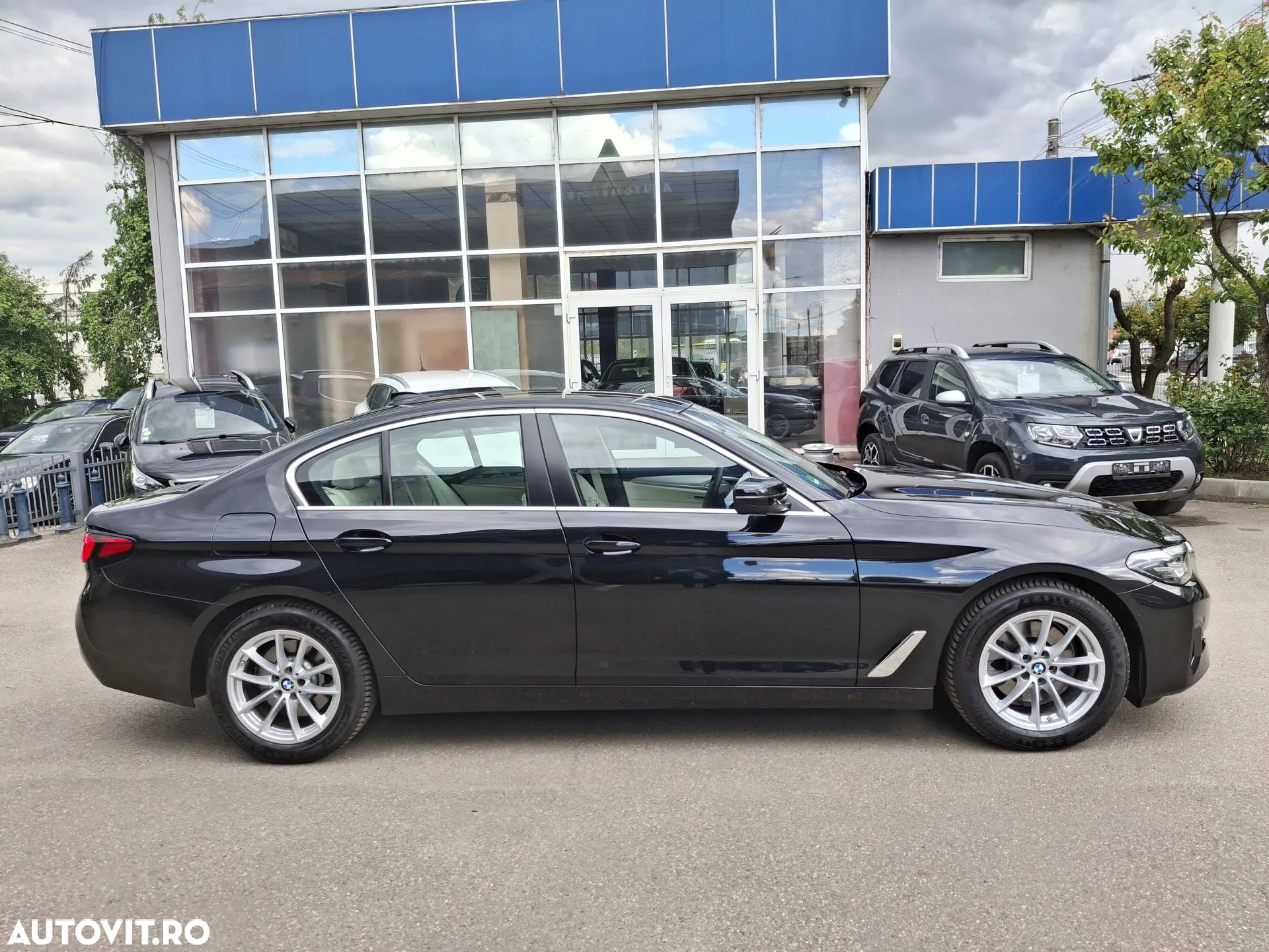 BMW Seria 5 520i AT MHEV - 26