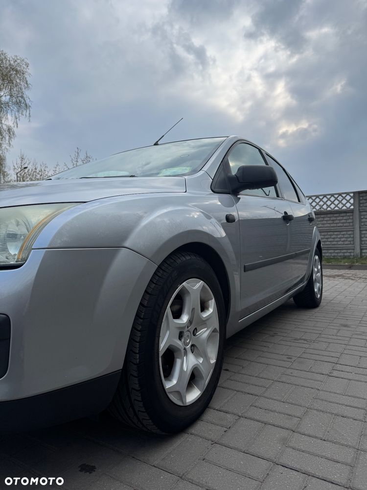 Ford Focus 1.6 TDCi DPF Ambiente - 6