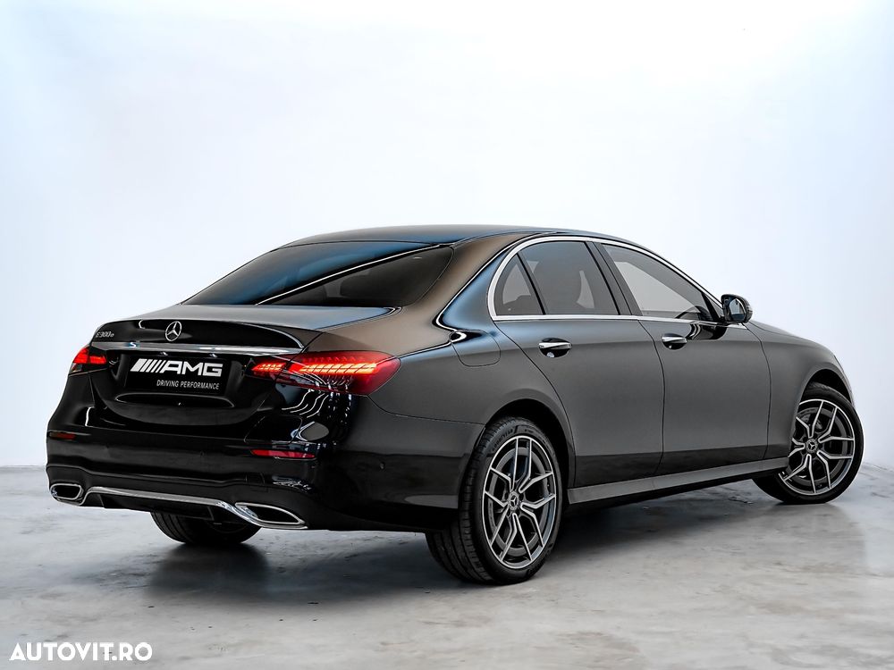Mercedes-Benz E 300 9G-TRONIC AMG Line - 9