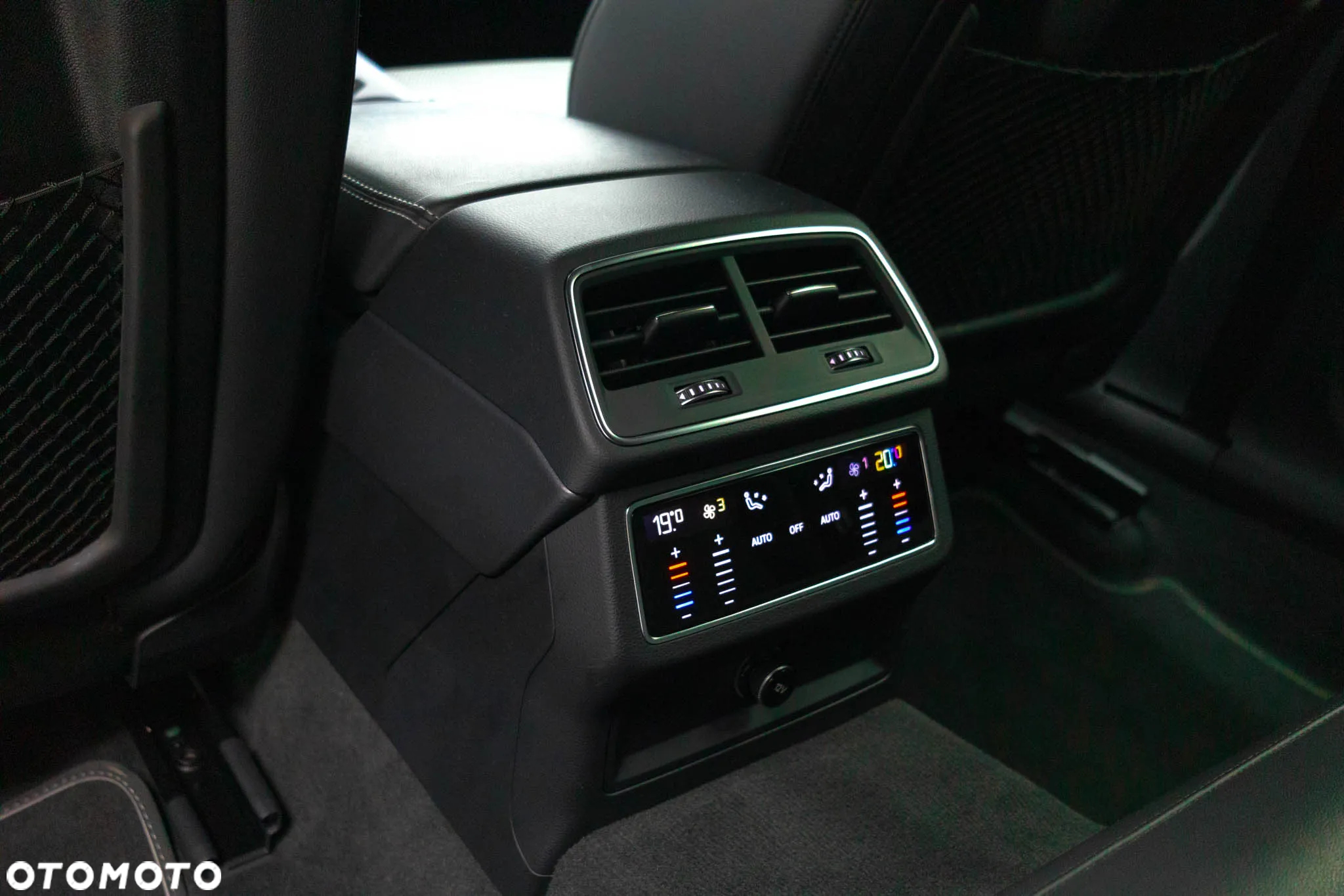 Audi A6 Avant TDI quattro S tronic - 27