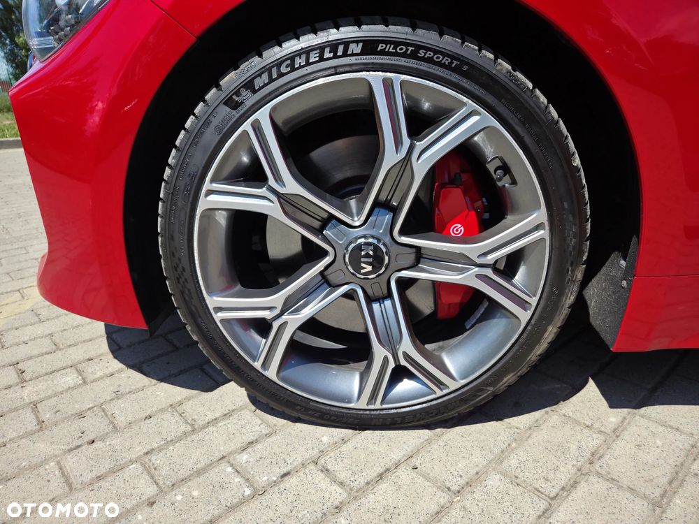 Kia Stinger - 16