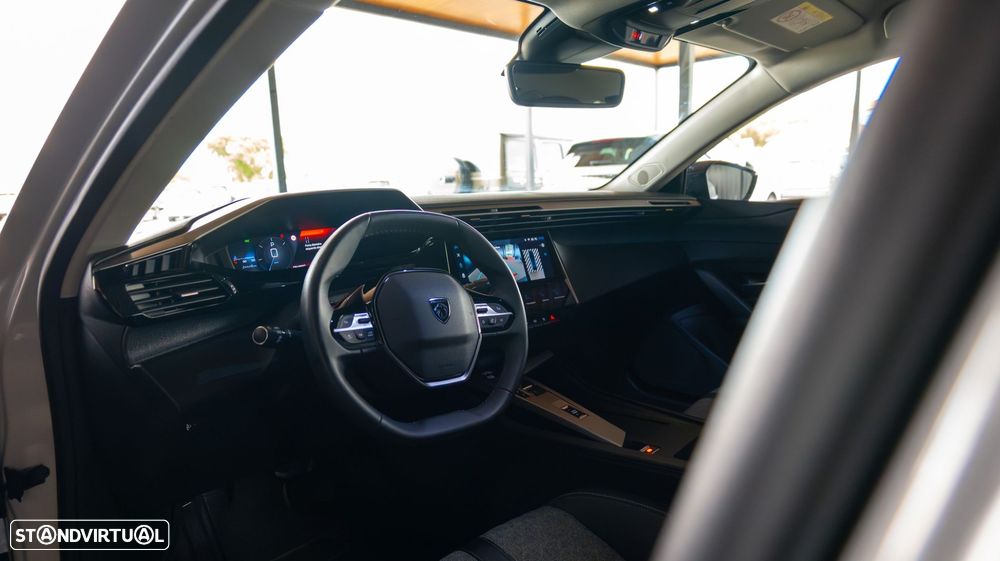 Peugeot 408 1.2 PureTech Allure EAT8 - 11