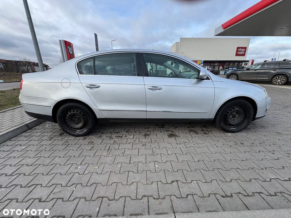 Volkswagen Passat 2.0 TDI DPF Highline - 11