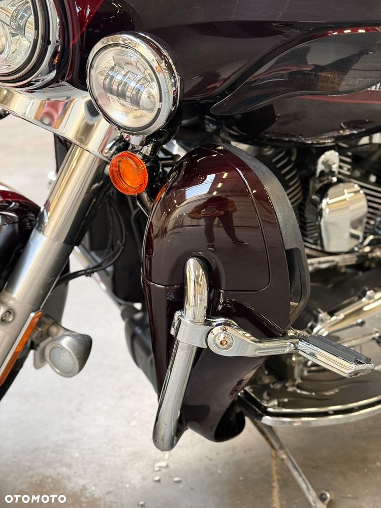 Harley-Davidson FLHTCU Ultra - 17