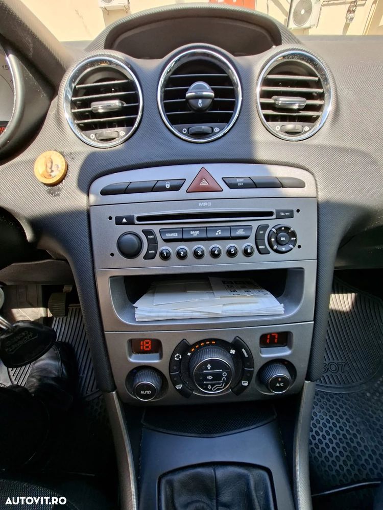 Peugeot 308 1.6E Premium Pack - 5