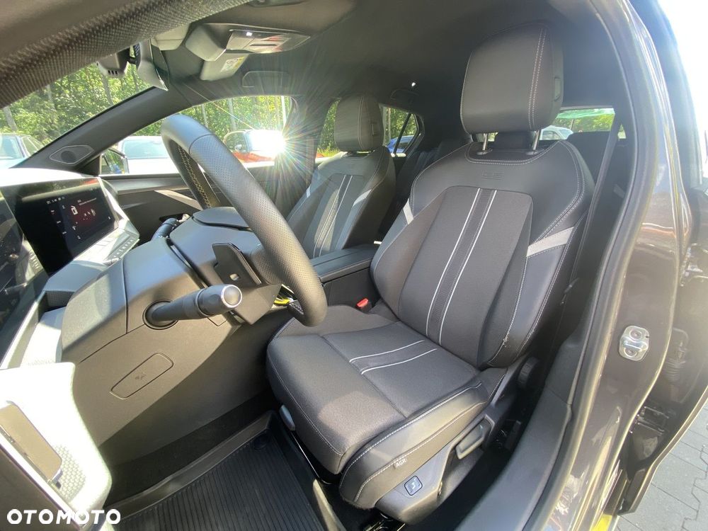 Opel Astra 1.2 T GS S&S - 11