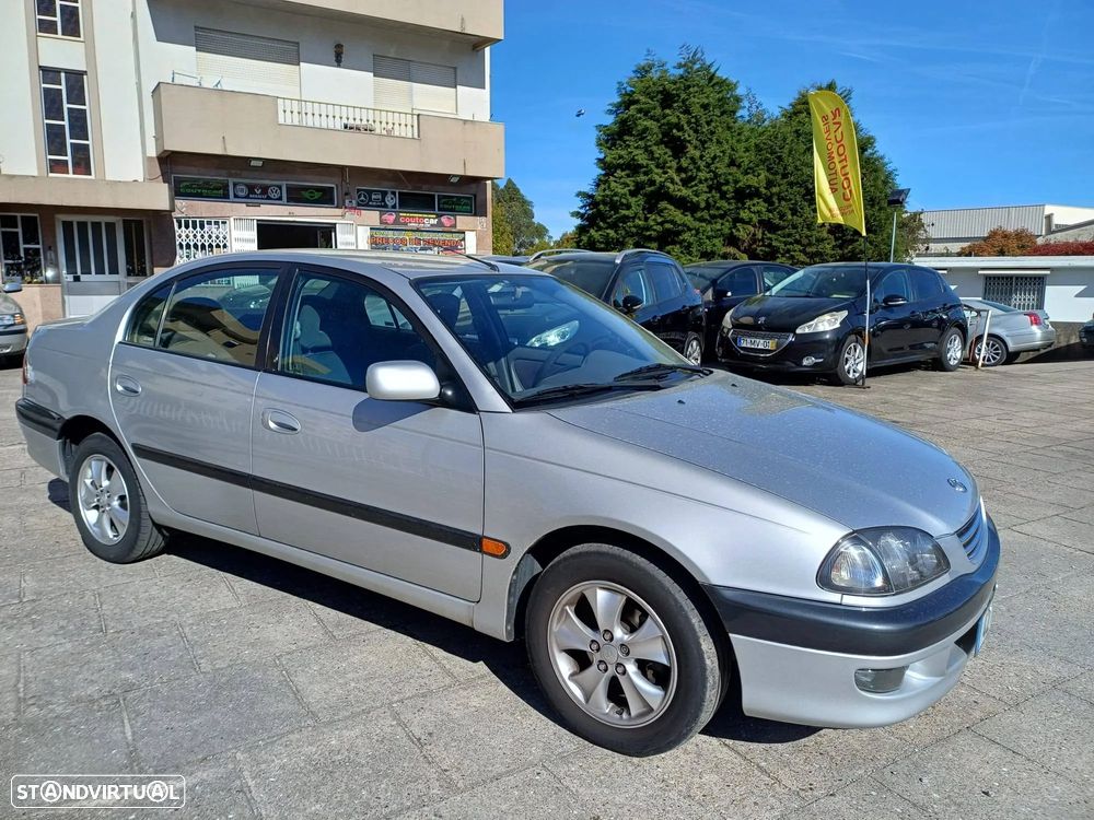 Toyota Avensis Sedan 1.6 Terra JE - 4