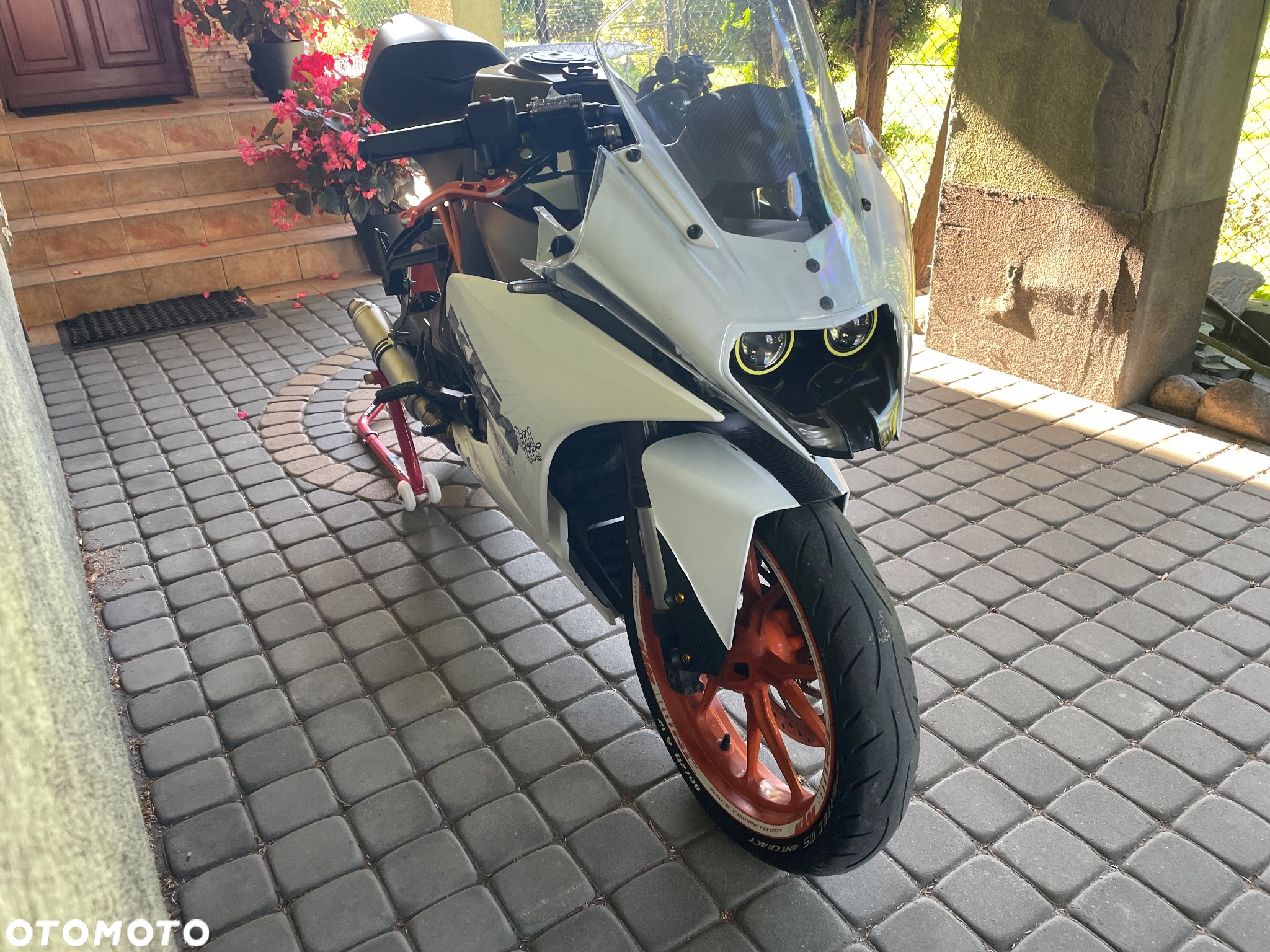 KTM RC 125 - 8