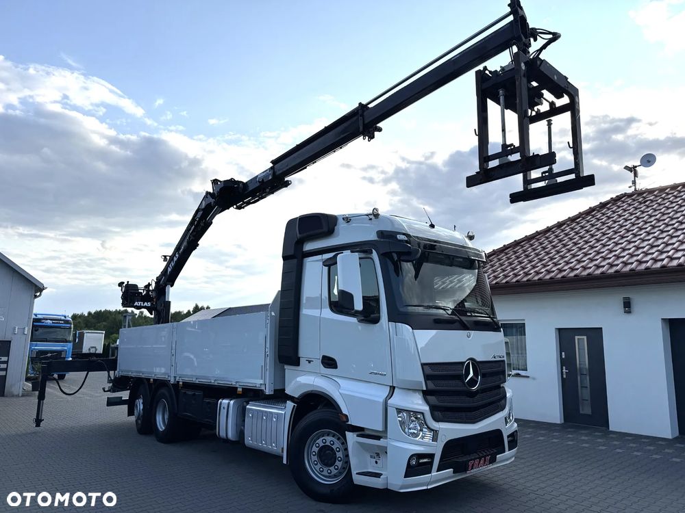 Schwarzmuller Przyczepa burtowa budowlanka 2017 r + Mercedes Actros 26.48 z HDS 2017 r - 10