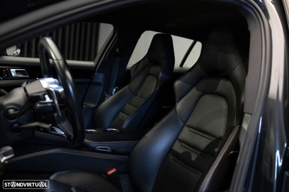 Porsche Panamera Sport Turismo 4 E-Hybrid Edition 10 Anos - 38