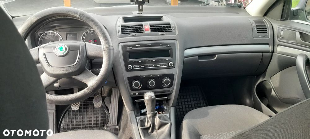 Skoda Octavia 1.6 - 8