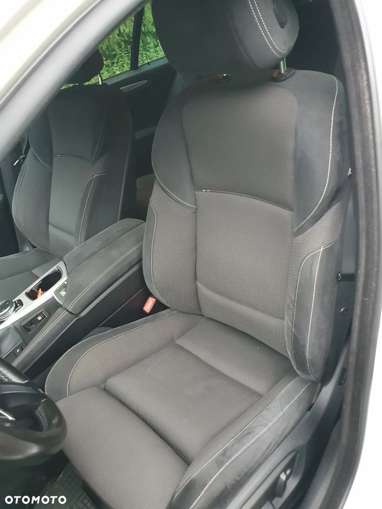 BMW Seria 5 520d M Sport - 5