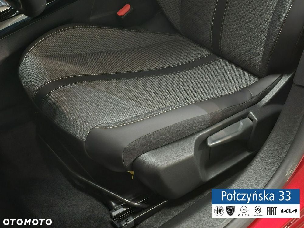 Peugeot 208 - 16