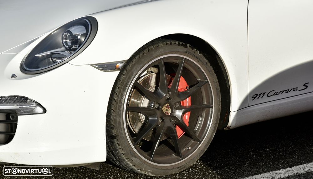 Porsche 911 Série F - 11