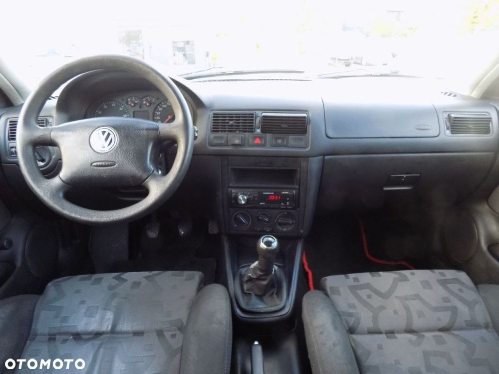 Volkswagen Golf - 5