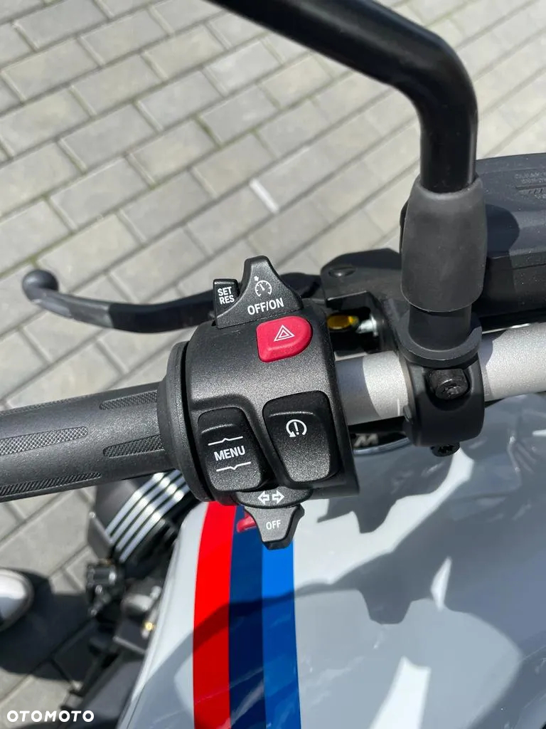 BMW R - 12