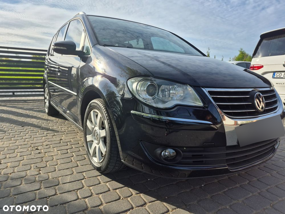 Volkswagen Touran 2.0 TDI DPF BlueMotion Technology DSG Comfortline - 2
