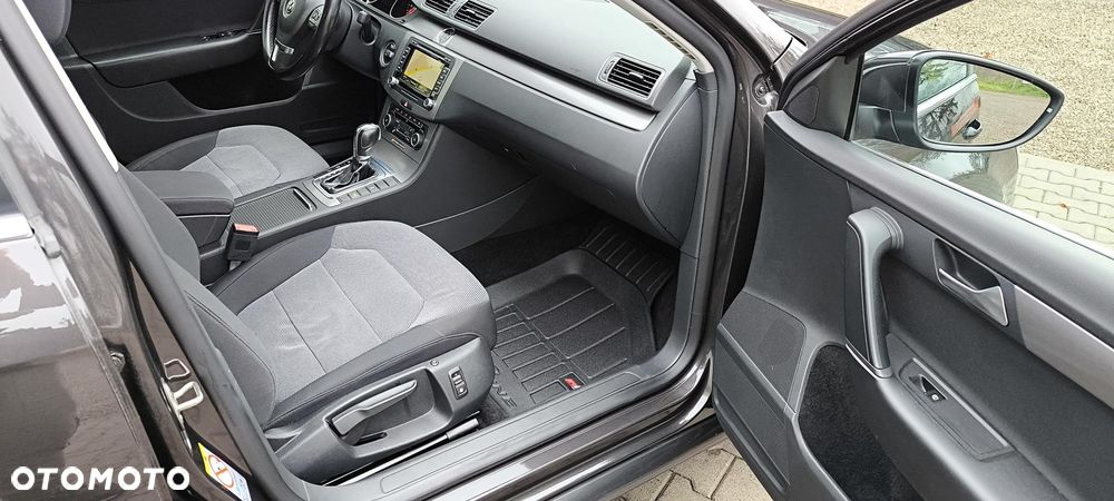Volkswagen Passat 2.0 TDI DPF DSG Highline - 11