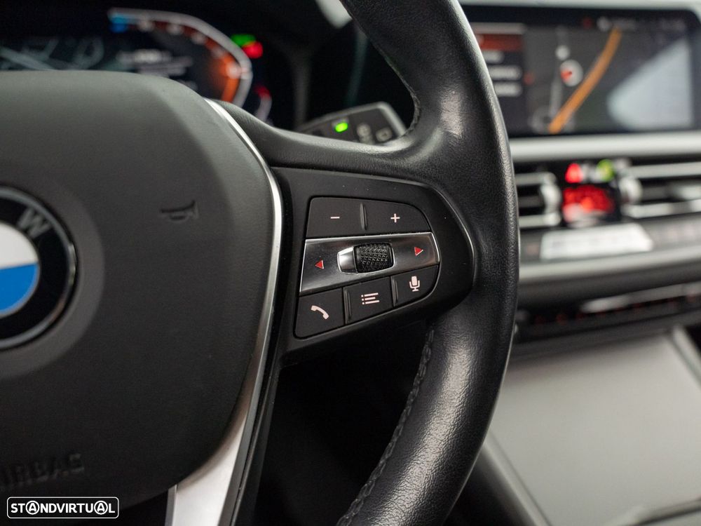 BMW 320 d Auto - 22