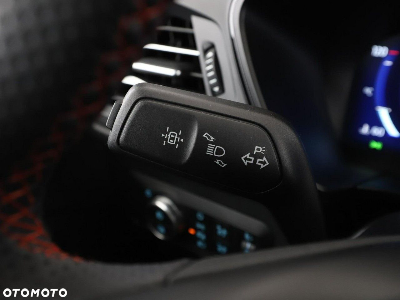 Ford Kuga 1.5 EcoBoost ST-LINE - 32