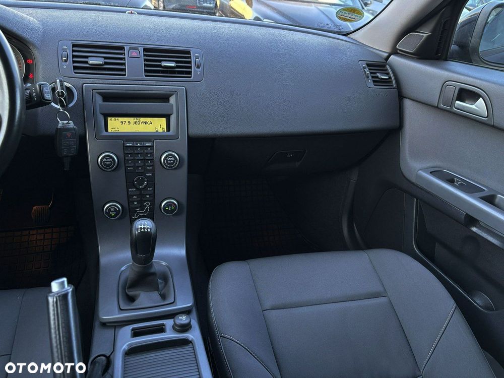 Volvo V50 - 25