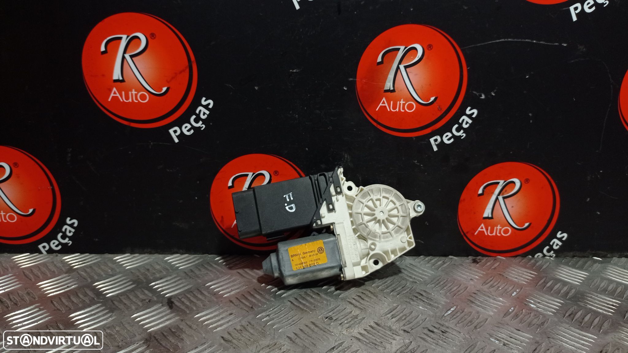 Motor Do Elevador Porta F.D Volkswagen Golf Iv (1J1) - 1