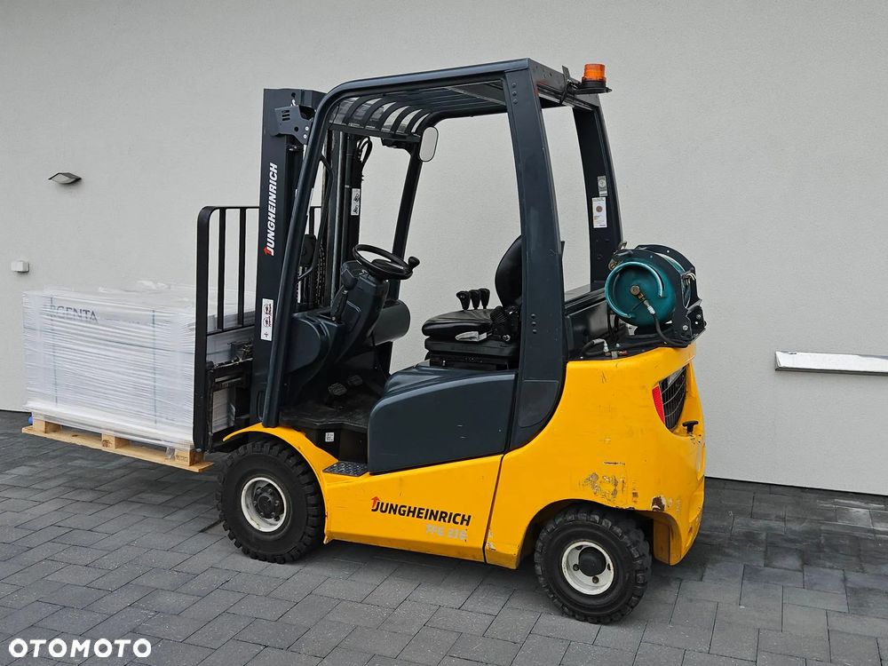 Jungheinrich TFG 316 1600 kg-3,3m-gaz-wolny skok-przesuw boczny UDT 2026 - 7