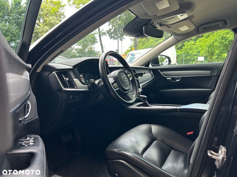 Volvo S90 D4 Momentum - 24