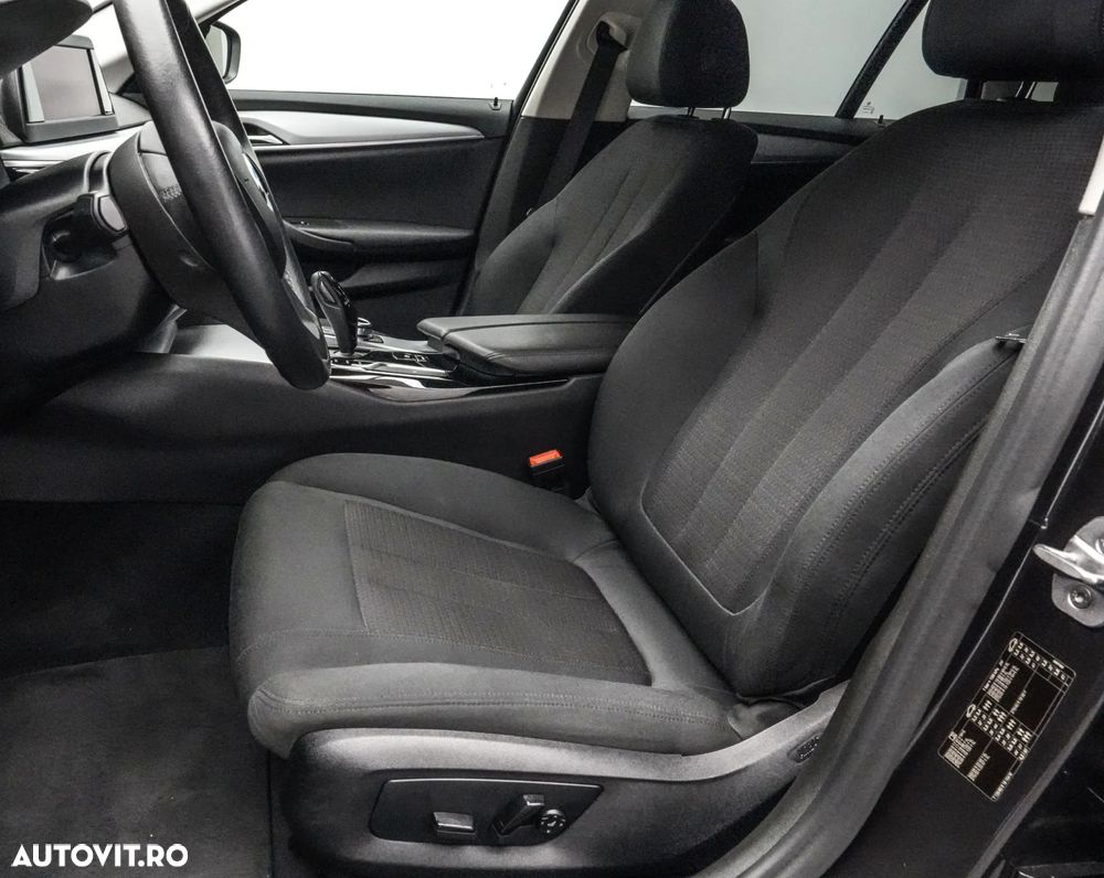 BMW Seria 5 520d AT - 13