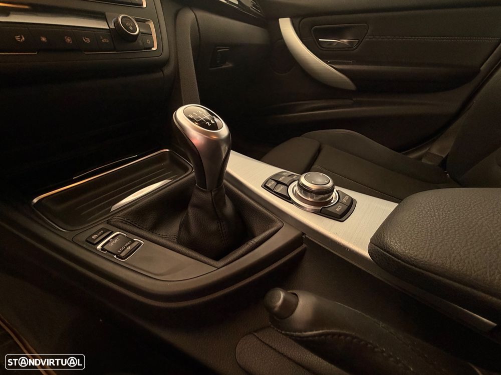 BMW 320 d Sport Line - 15