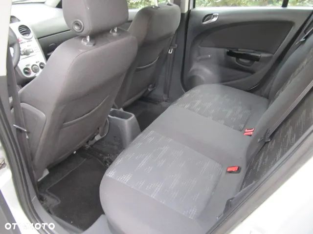 Opel Corsa 1.4 16V Active - 9