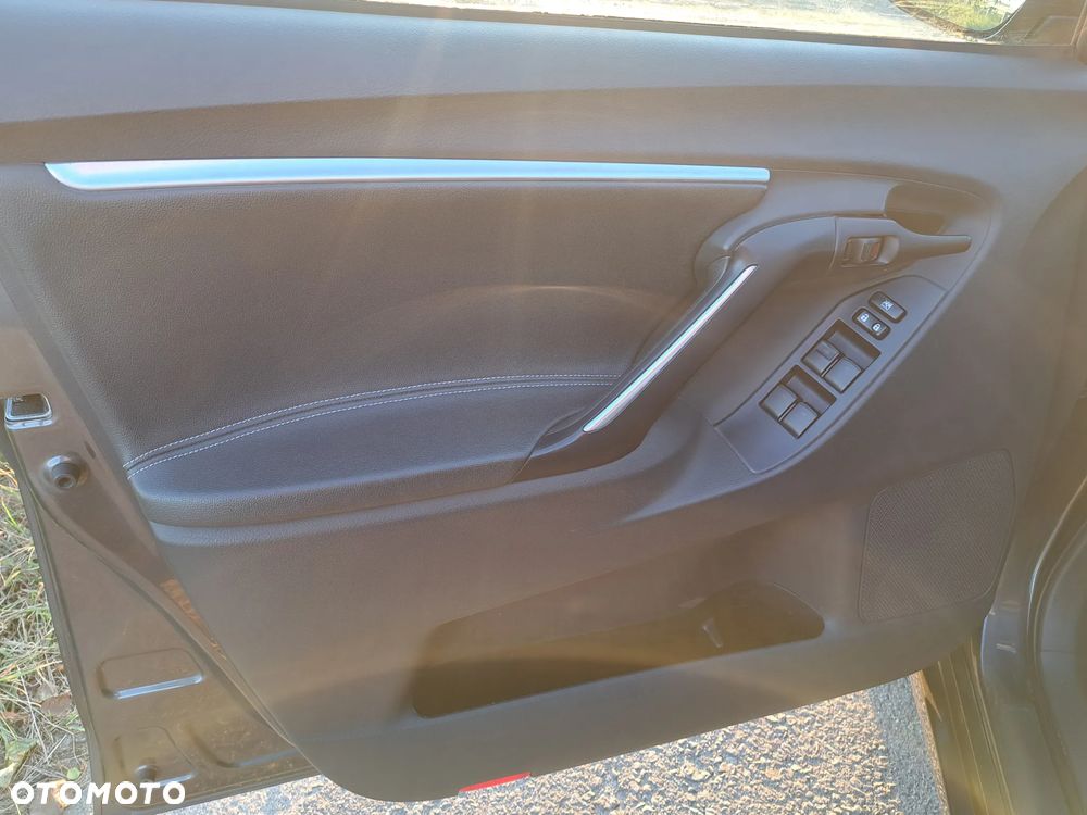 Toyota Verso 1.6 D-4D Prestige - 23