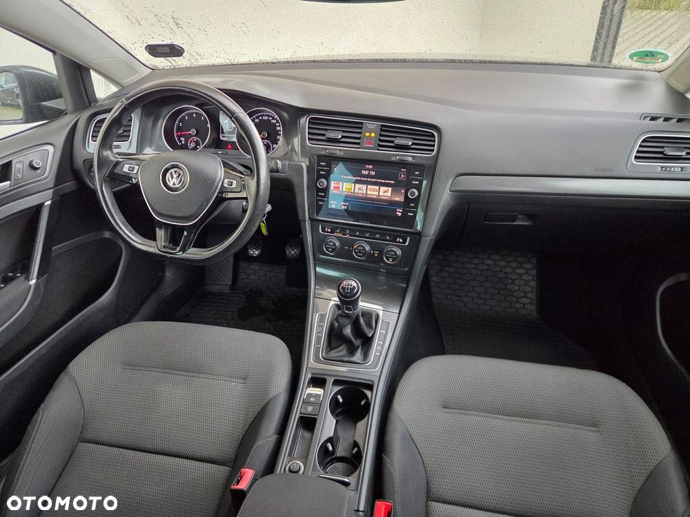 Volkswagen Golf - 9