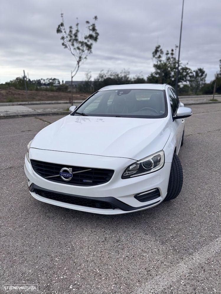 Volvo V60 2.0 D4 R-Design - 11