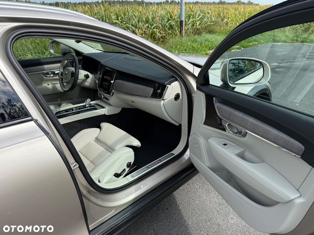 Volvo V90 Cross Country B5 B AWD Ultimate - 17