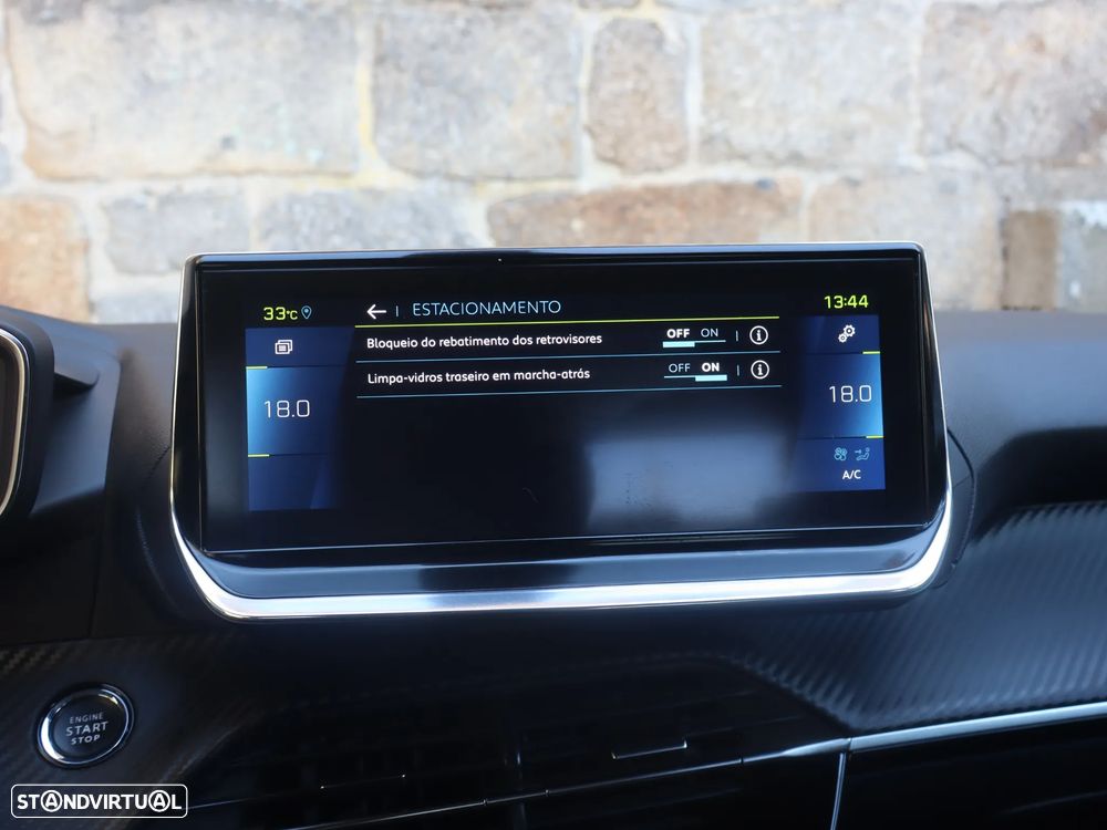 Peugeot e-208 Allure - 23